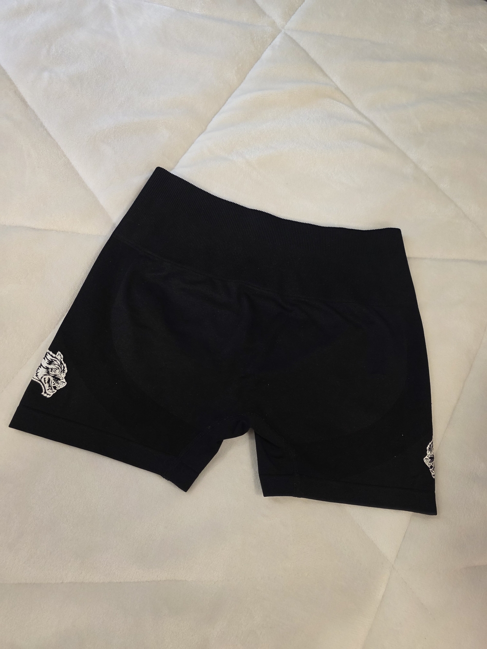 Darc Sports Seamless Black Scrunch Shorts